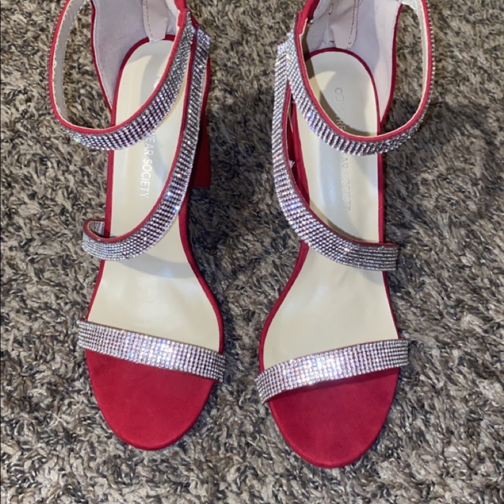 Heels - Picture 3 of 3